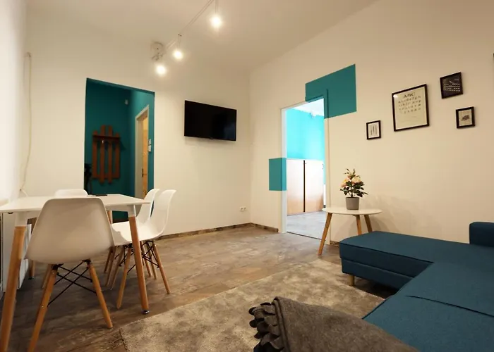 Apartment West End